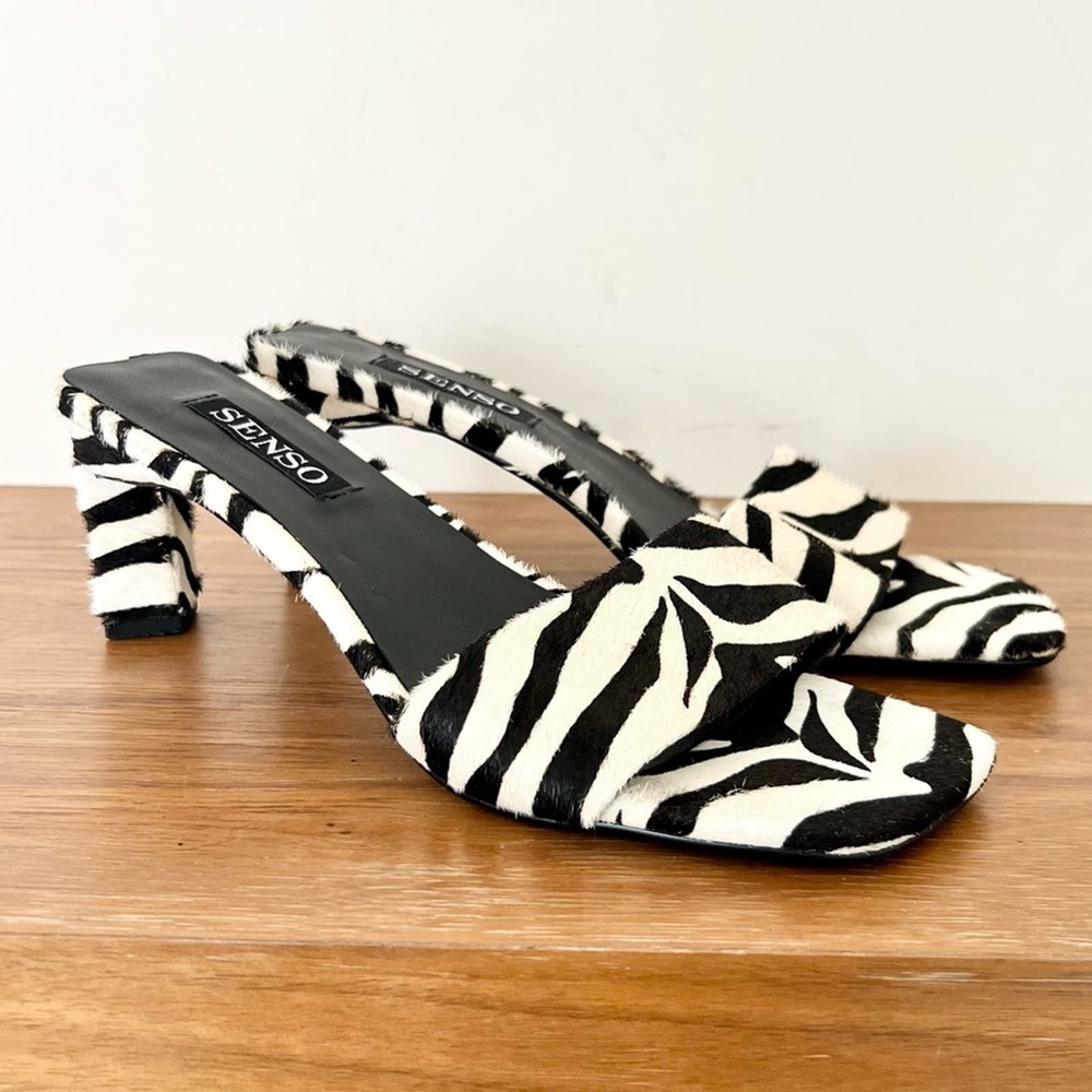 SENSO Zebra Print Open-Toe Slide Sandals in Black and White